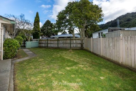Photo of property in 35 Larchmont Grove, Totara Park, Upper Hutt, 5018