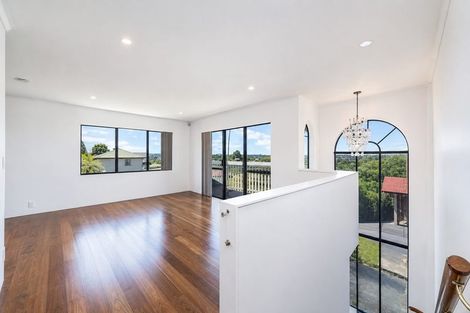 Photo of property in 12 Van Dyke Place, West Harbour, Auckland, 0618
