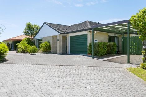 Photo of property in 30 Fairview Terrace, Waipahihi, Taupo, 3330