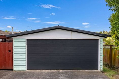 Photo of property in 32 Kirby Street, Glendene, Auckland, 0602