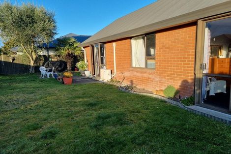 Photo of property in 12 Farm Lane, Parklands, Christchurch, 8083