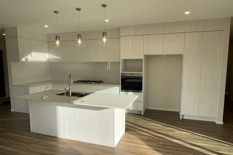 Photo of property in 3 Moemoea Avenue, Kumeu, 0810