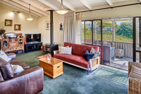 Photo of property in 20 Grays Road, Plimmerton, Porirua, 5026