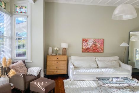 Photo of property in 9 Tudor Street, Devonport, Auckland, 0624