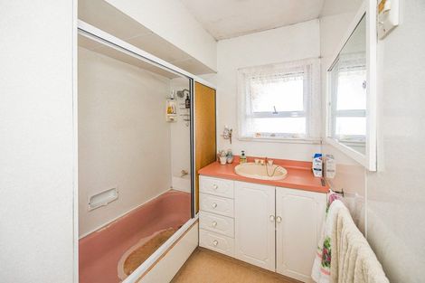 Photo of property in 1 Earn Street, Oamaru North, Oamaru, 9400