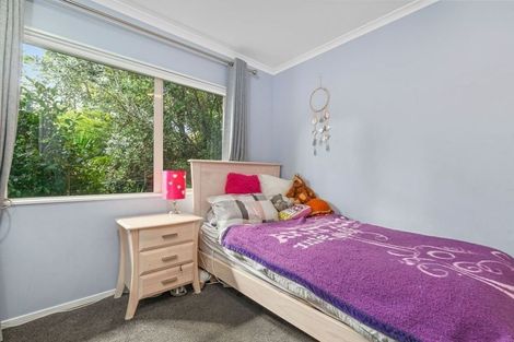 Photo of property in 20 Kate Sheppard Avenue, Torbay, Auckland, 0630