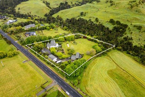 Photo of property in 998 Peak Road, Helensville, 0875