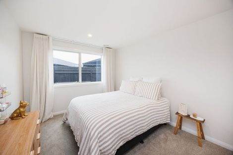 Photo of property in 6 Solitude Crescent, Kelvin Grove, 4414