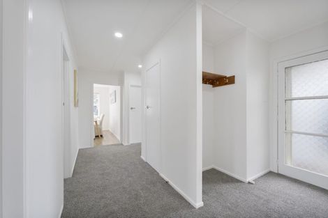 Photo of property in 33 Longburn Road, Henderson, Auckland, 0610