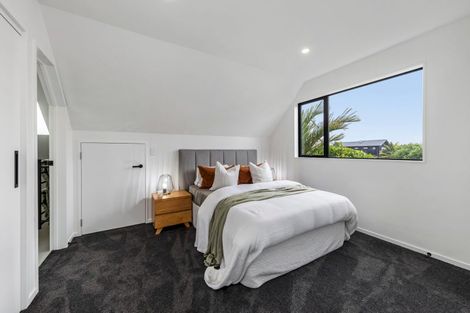 Photo of property in 15 Humariri Street, Point Chevalier, Auckland, 1022