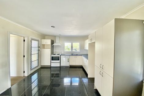 Photo of property in 22 Rollerson Street, Papakura, 2110