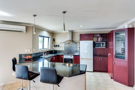 Photo of property in 128 Tait Drive, Greenmeadows, Napier, 4112