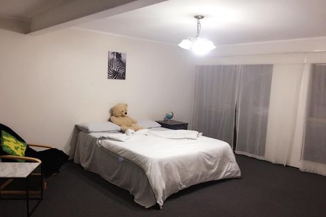 Photo of property in 1/533 Beach Road, Murrays Bay, Auckland, 0630