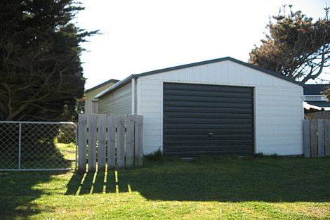 Photo of property in 25 Te Kiri Street, Himatangi Beach, Foxton, 4891