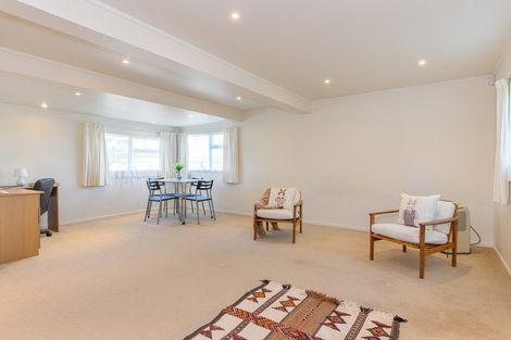 Photo of property in 18 Lavelle Road, Henderson, Auckland, 0612