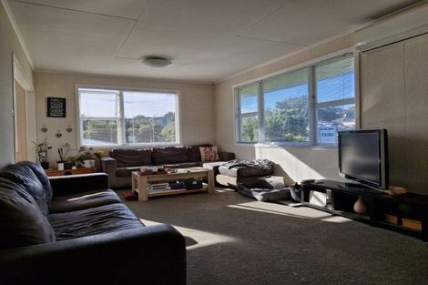 Photo of property in 35 Maratahu Street, Westown, New Plymouth, 4310