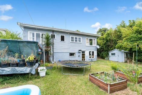 Photo of property in 64 Sylvan Crescent, Te Atatu South, Auckland, 0610
