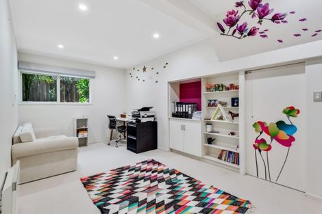 Photo of property in 9 Sandown Road, Rothesay Bay, Auckland, 0630