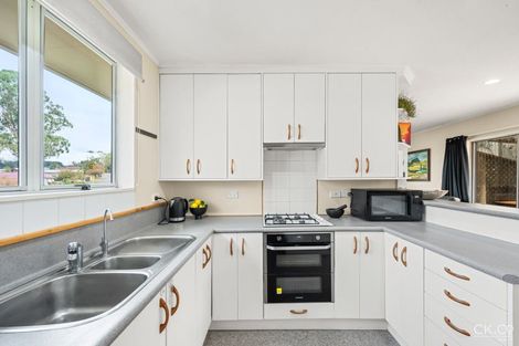 Photo of property in 4 Speargrass Grove, Timberlea, Upper Hutt, 5018