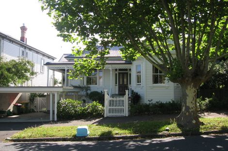 Photo of property in 25 Herne Bay Road, Herne Bay, Auckland, 1011
