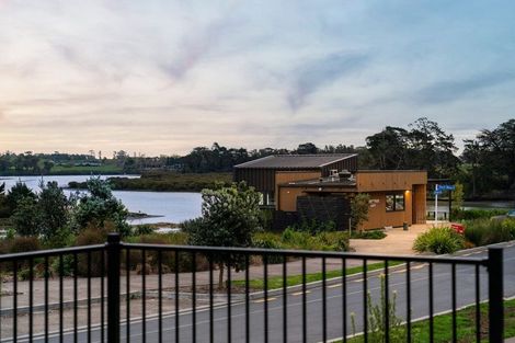 Photo of property in 28 Evergreen Parade, Rosehill, Papakura, 2113