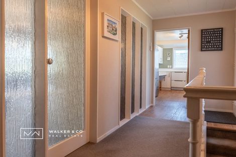 Photo of property in 16 Sunbrae Drive, Silverstream, Upper Hutt, 5019
