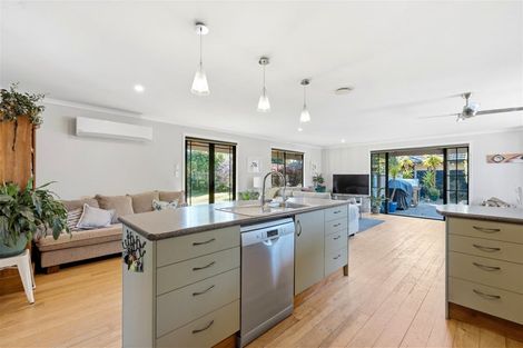 Photo of property in 17 Parkerfield Place, Motueka, 7120