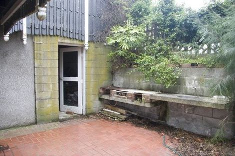 Photo of property in 2 Foyle Street, Island Bay, Wellington, 6023