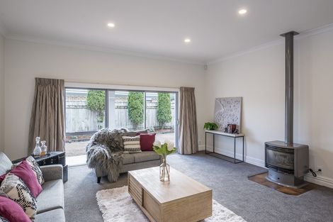 Photo of property in 6 Holcombe Drive, Paraparaumu, 5032