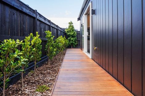 Photo of property in 6 Solitude Crescent, Kelvin Grove, 4414