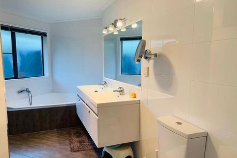 Photo of property in 22 Everlea Place, Alfriston, Auckland, 2105