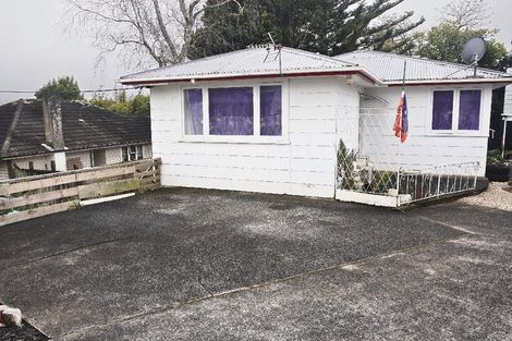 Photo of property in 16 Parrs Cross Road, Henderson, Auckland, 0612