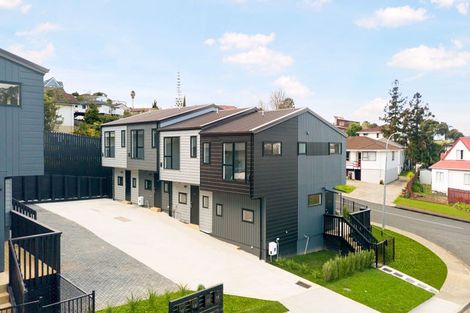 Photo of property in 6c Athena Drive, Totara Vale, Auckland, 0629