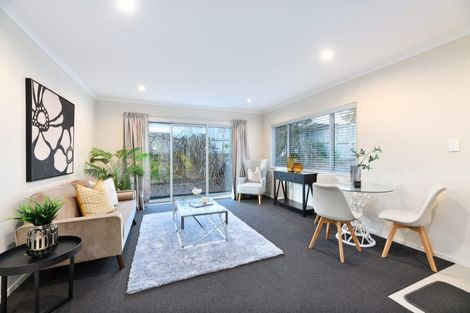 Photo of property in 12 Lockyer Road, Kumeu, 0810