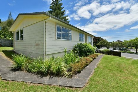 Photo of property in 53 Rautawhiri Road, Helensville, 0800