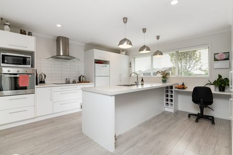 Photo of property in 33 Teal Place, Pyes Pa, Tauranga, 3112