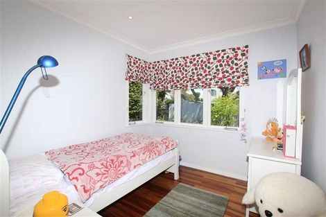 Photo of property in 71 Aberdeen Road, Castor Bay, Auckland, 0620