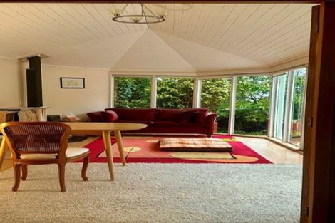 Photo of property in 15 Whiorau Grove, Lowry Bay, Lower Hutt, 5013