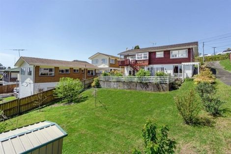 Photo of property in 365 Wairau Road, Totara Vale, Auckland, 0629