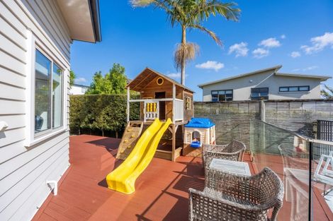 Photo of property in 39 Scarlet Oak Drive, Schnapper Rock, Auckland, 0632