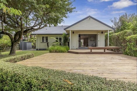 Photo of property in 44 Braid Road, St Andrews, Hamilton, 3200