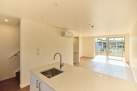 Photo of property in 28 Te Puketoka Lane, Mangere, Auckland, 2022