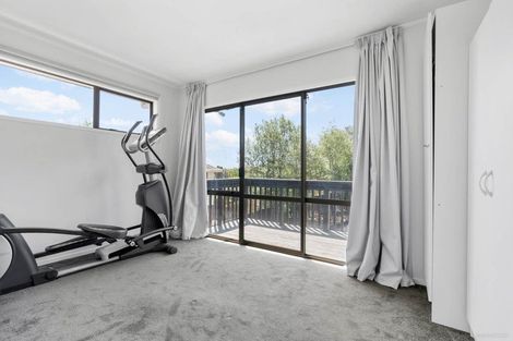 Photo of property in 4 Wesleydale Place, Papakura, 2110