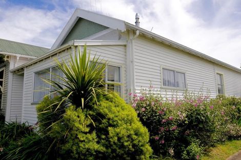Photo of property in 30 Rhodes Street, Waimate, 7924