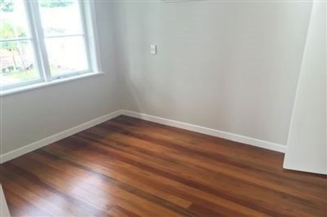 Photo of property in 30 Fruitvale Road, New Lynn, Auckland, 0600