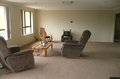 Photo of property in 4 Cape Vista Crescent, Pukekohe, 2120