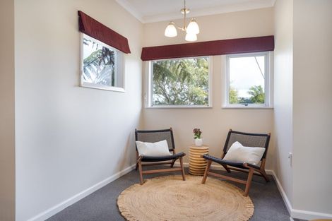 Photo of property in 34 Poto Road, Normandale, Lower Hutt, 5010