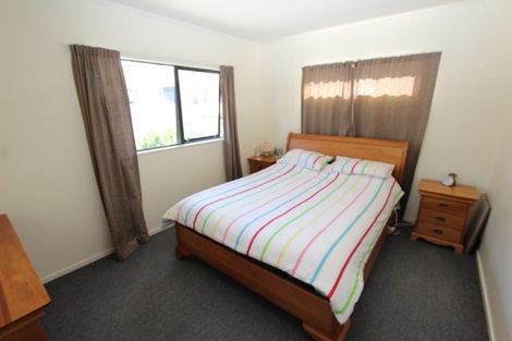 Photo of property in 28 Morere Street, Titahi Bay, Porirua, 5022