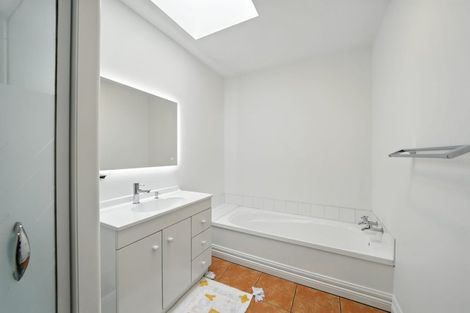 Photo of property in 43 Parade Court, Addington, Christchurch, 8024