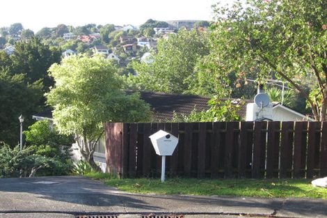 Photo of property in 9 Almadale Place, Hillcrest, Auckland, 0627